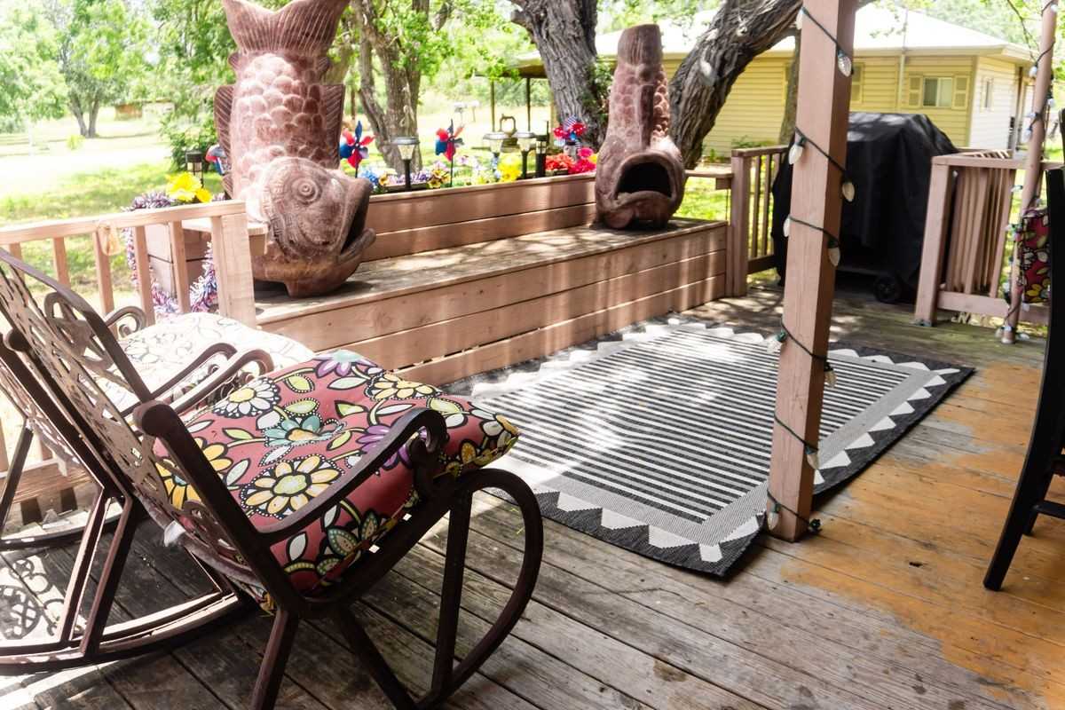 115 Lake St - Photo 2 of 8