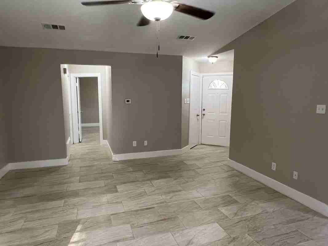 5909 Avery Island Ave - Photo 7 of 22