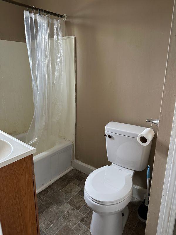 14 S Lewis St - Photo 4 of 8