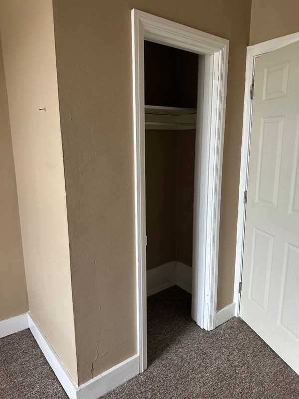 14 S Lewis St - Photo 5 of 8