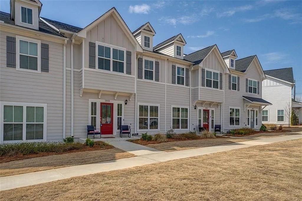 1840 Eastmore Ave Sw - Photo 2 of 16