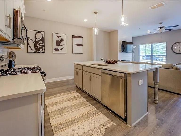 1840 Eastmore Ave Sw - Photo 6 of 16