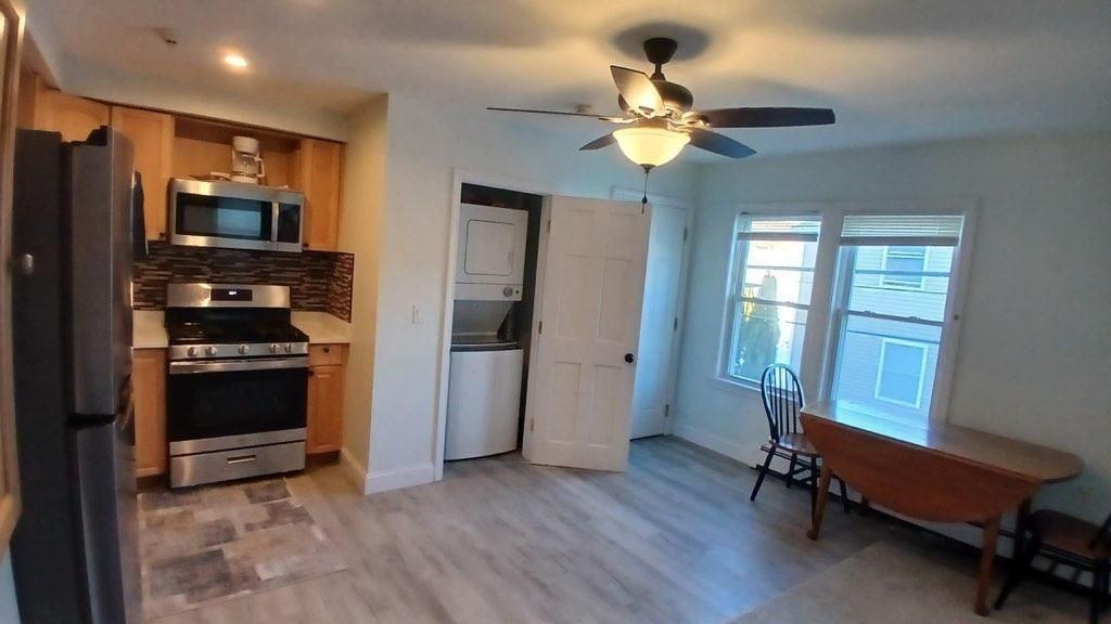 93 Bay View Ave ##2s - Photo 3 of 9