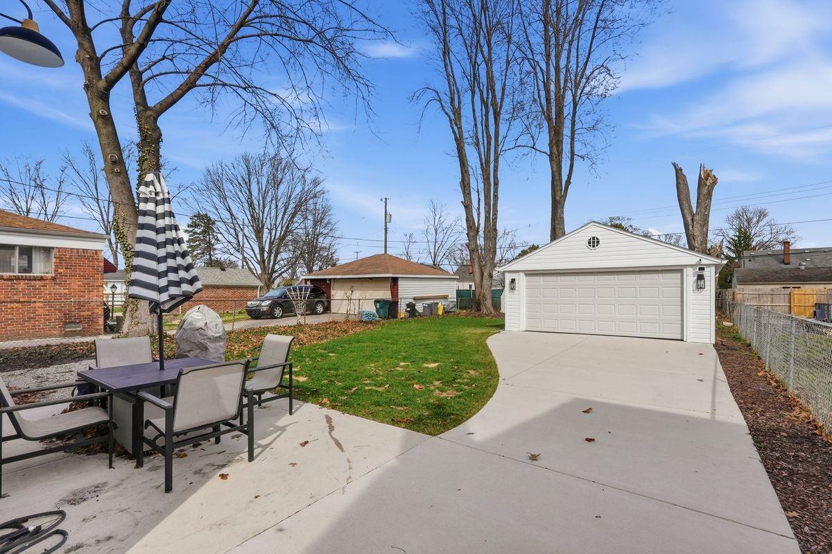 3202 N Connecticut Ave - Photo 2 of 17