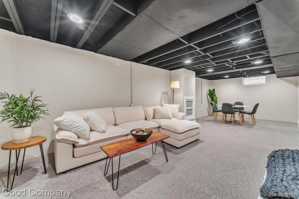 3202 N Connecticut Ave - Photo 6 of 17