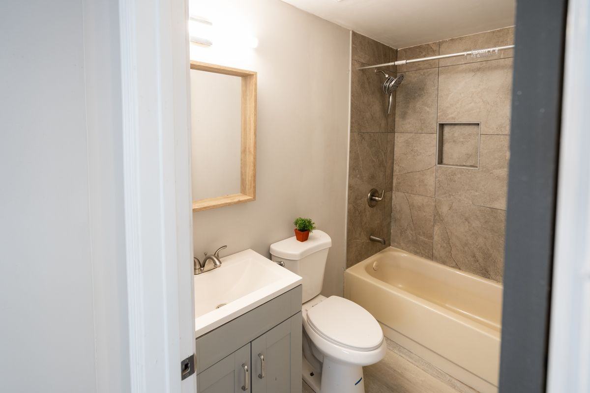 2881 Sylvan Rd ##D - Photo 5 of 18