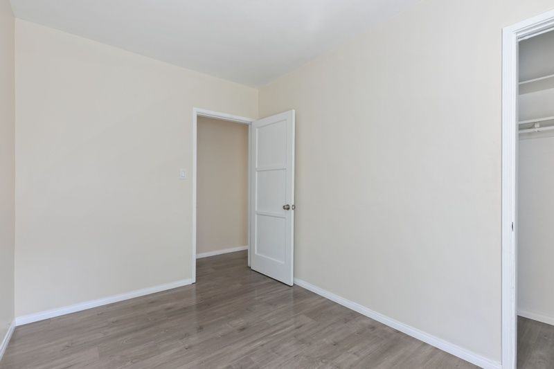 2119 1/2 Stewart St - Photo 5 of 8