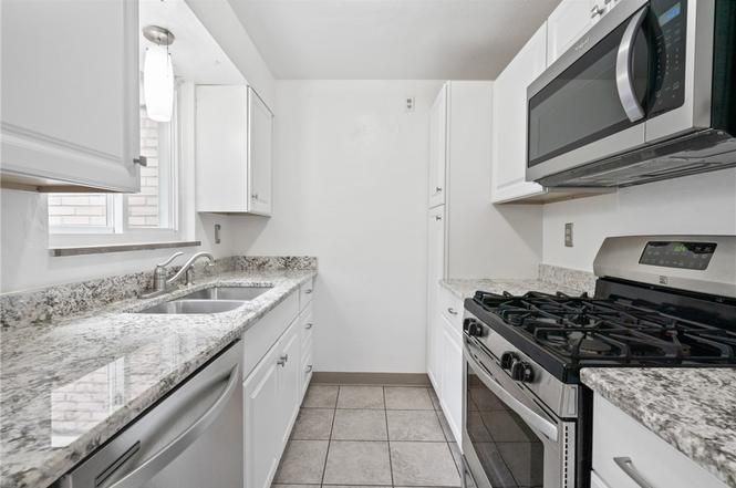 119 Hillcrest Dr - Photo 3 of 15