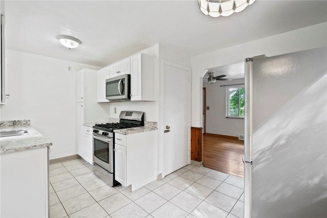 119 Hillcrest Dr - Photo 5 of 15