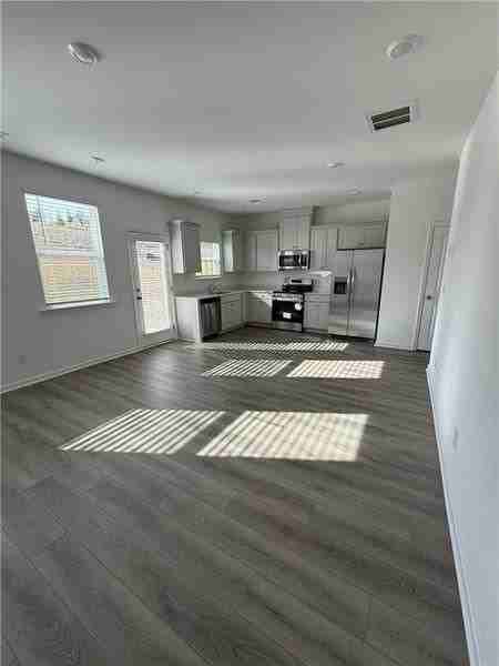 180 Milledge Commons Dr - Photo 2 of 8