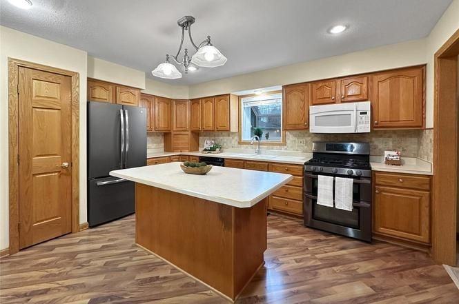 3002 Mckee Rd - Photo 7 of 20