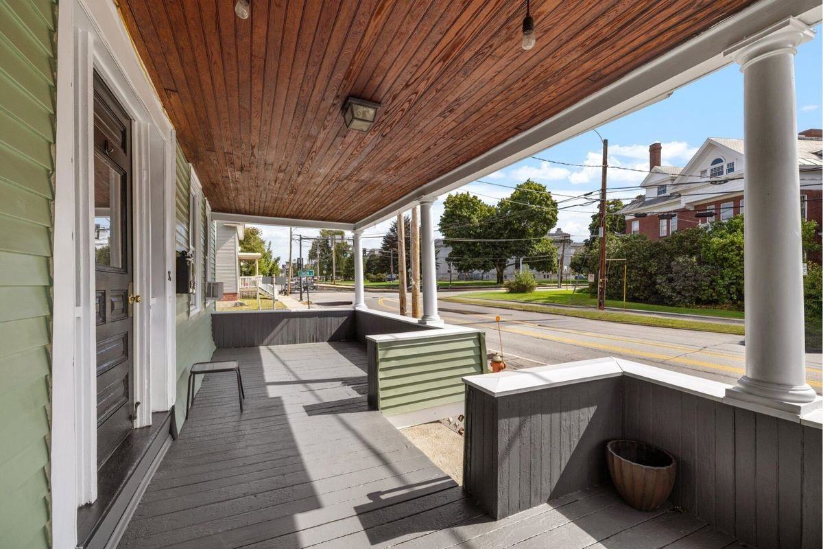 36 Centre St ##1 - Photo 4 of 23