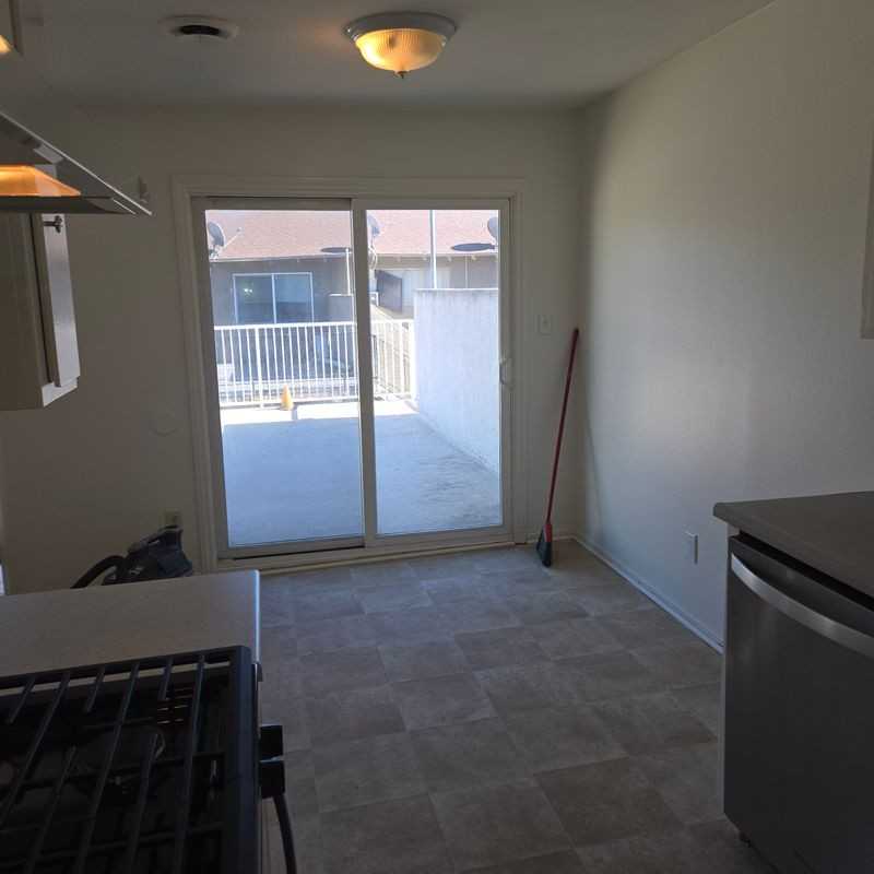 2613 Andover Ave - Photo 2 of 11