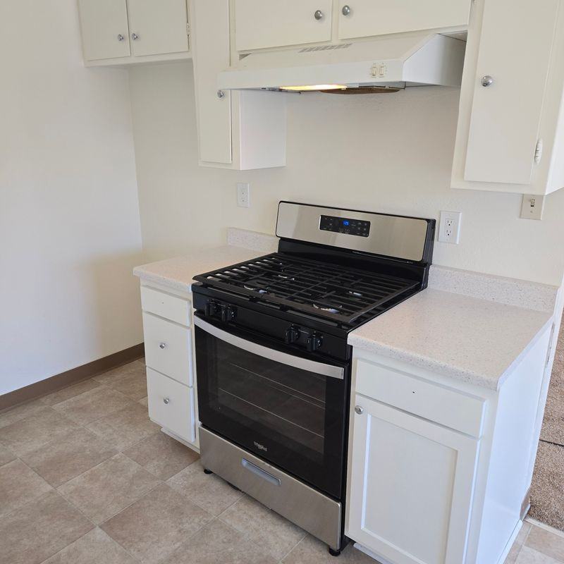 2613 Andover Ave - Photo 4 of 11