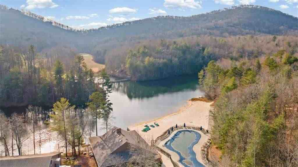 339 Willow Ter - Photo 5 of 45