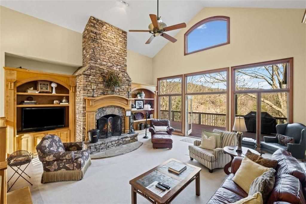 339 Willow Ter - Photo 6 of 45