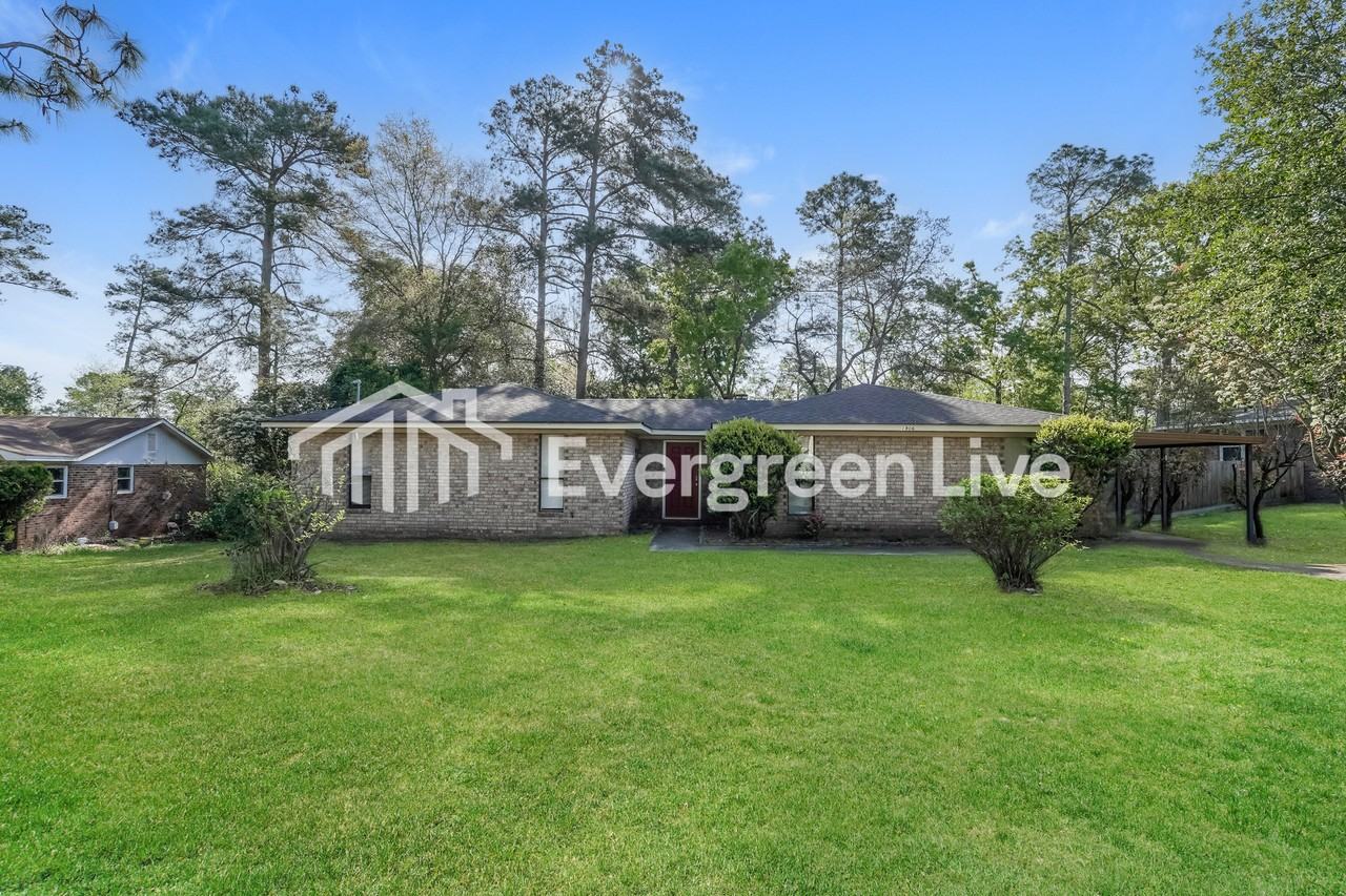 1906 Driftwood Dr