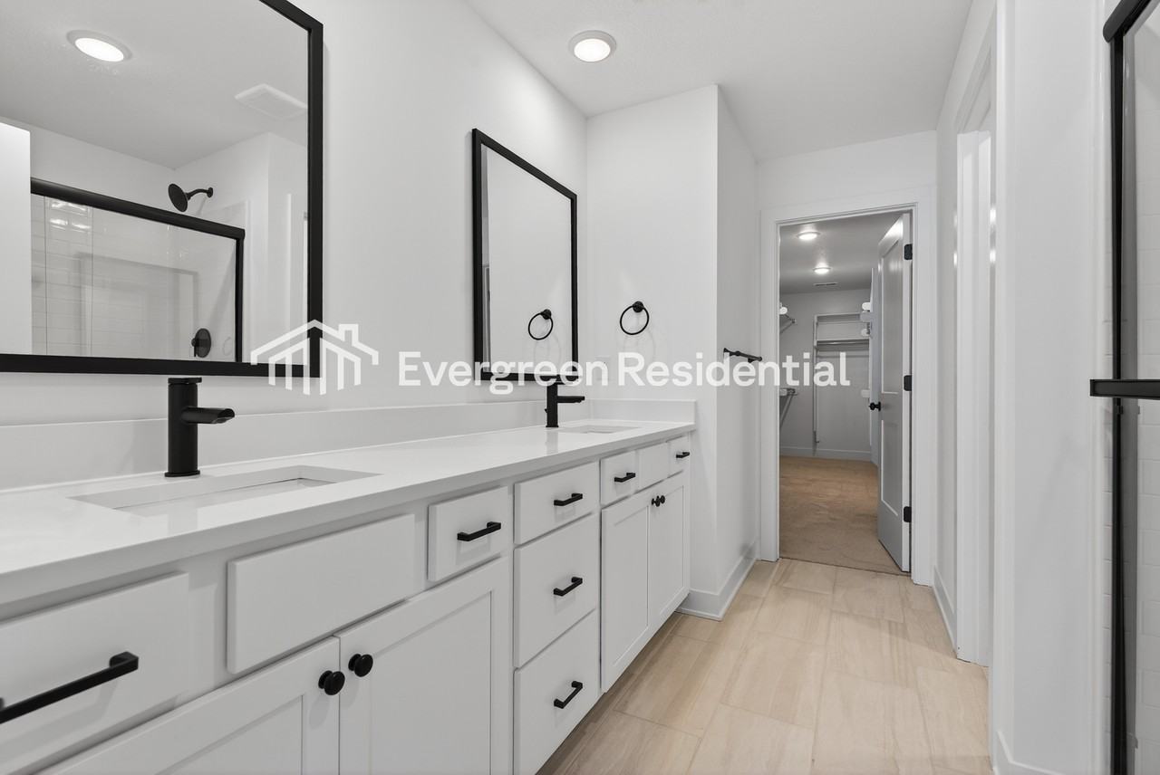 7040 Nw 82nd St - Photo 3 of 28