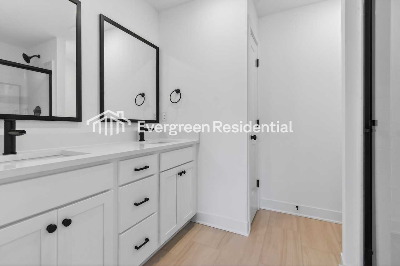 7021 Nw 82nd Ter - Photo 6 of 26