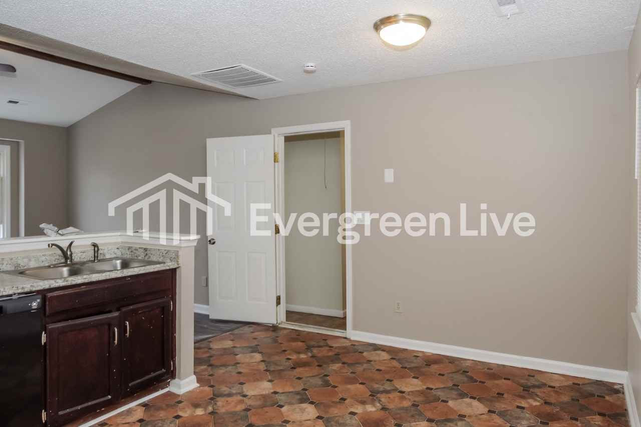 13020 Dickens Ln - Photo 6 of 15