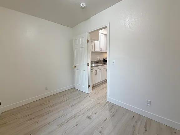 1823 Gardenia Ave - Photo 5 of 10