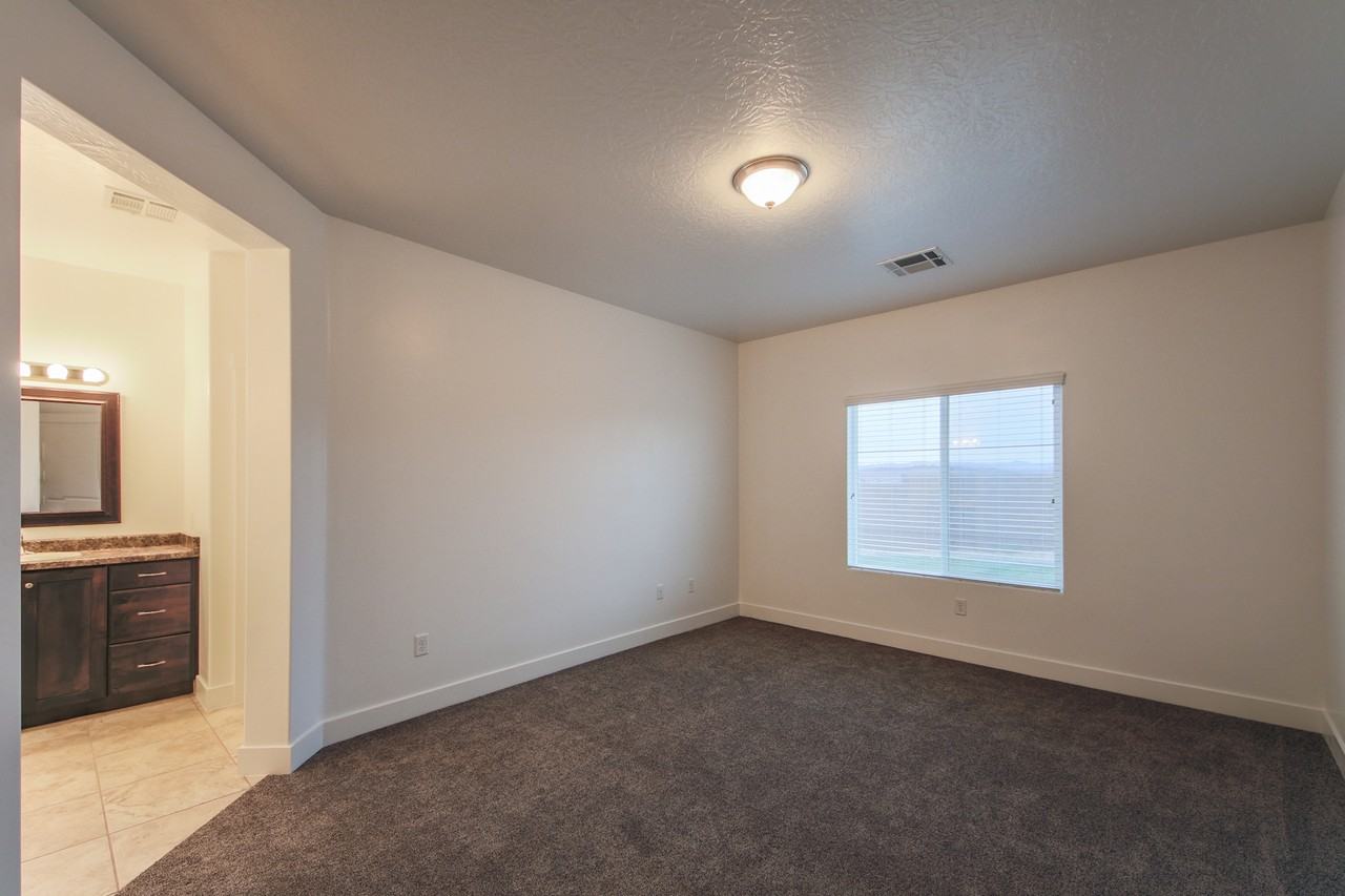 3127 East 2840 South - Photo 5 of 23