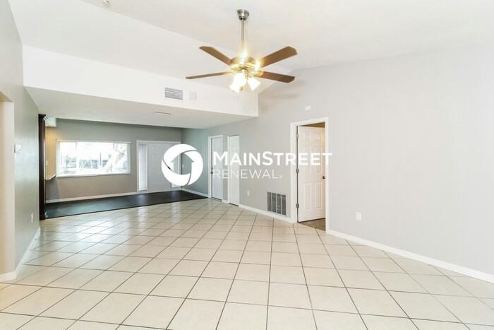 4036 Waikiki Dr - Photo 5 of 16