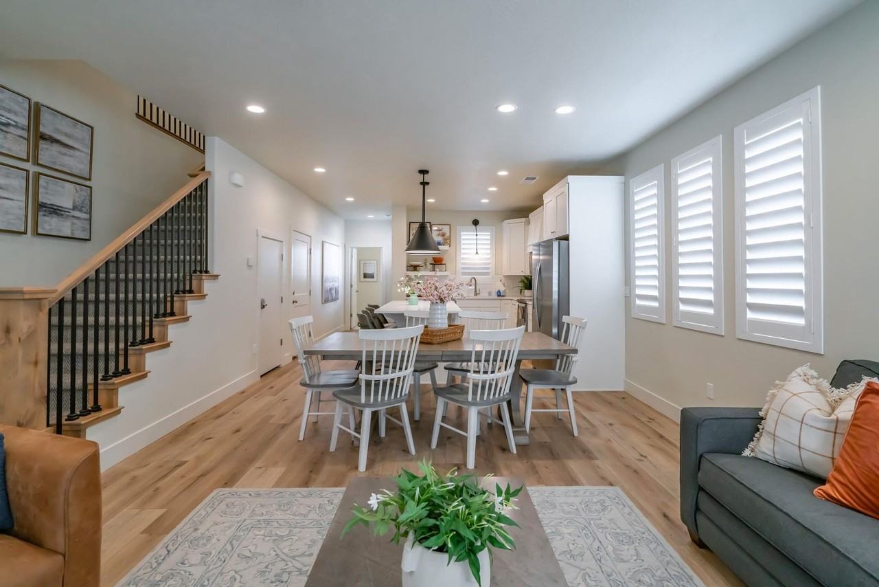 518 E Bailey Ln #7 - Photo 3 of 31