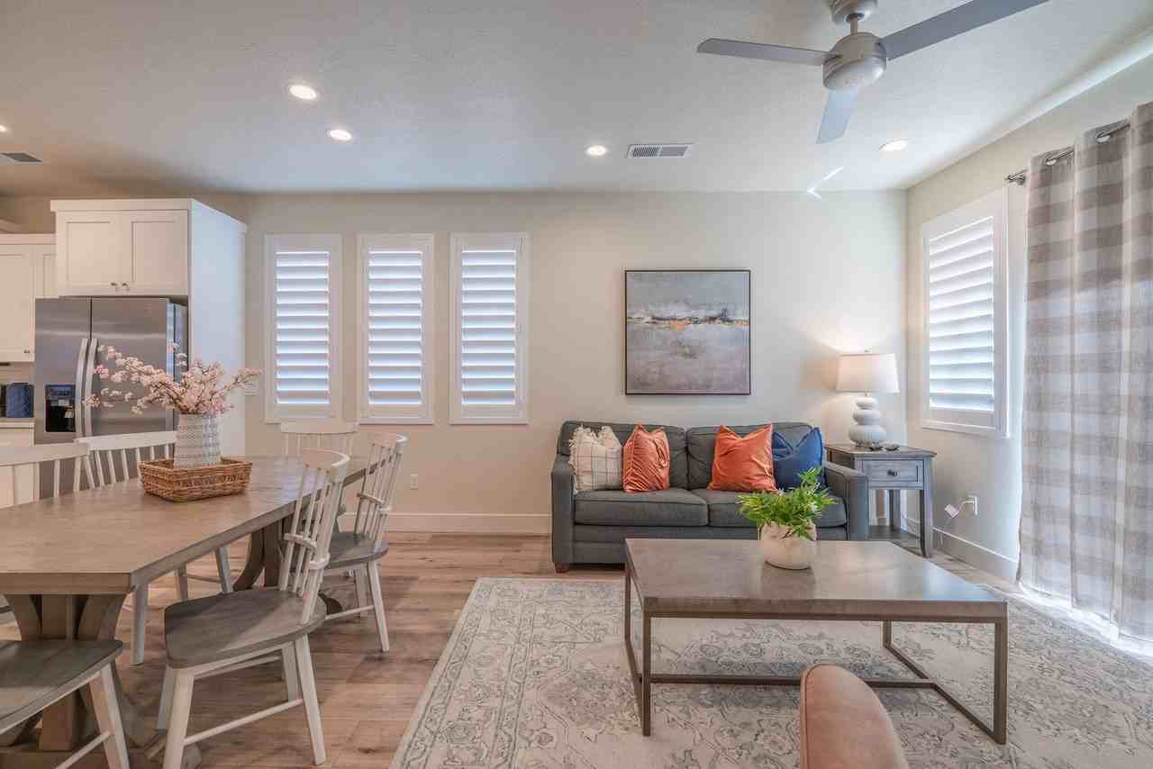 518 E Bailey Ln #7 - Photo 4 of 31