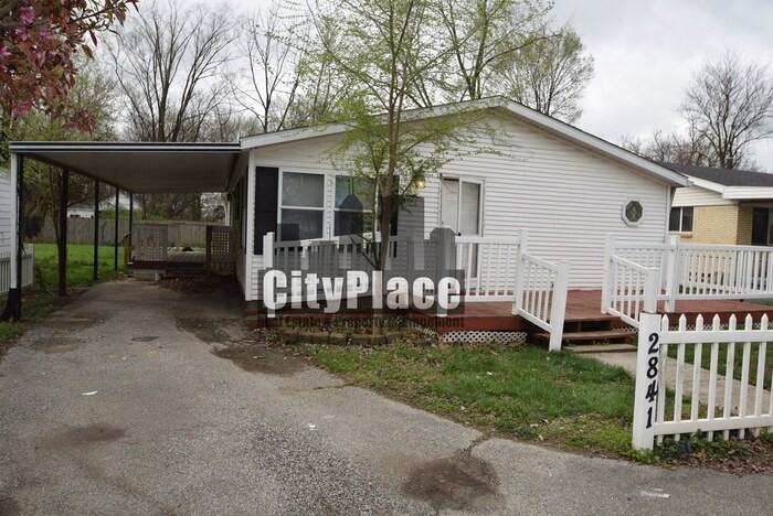 2841 W Ray St - Photo 4 of 26