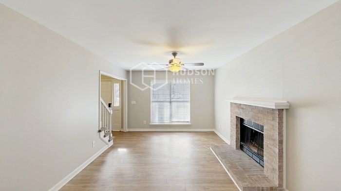 8728 Brampton Dr - Photo 4 of 27