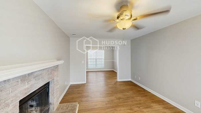 8728 Brampton Dr - Photo 5 of 27