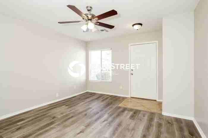 12137 W Flores Dr - Photo 4 of 16