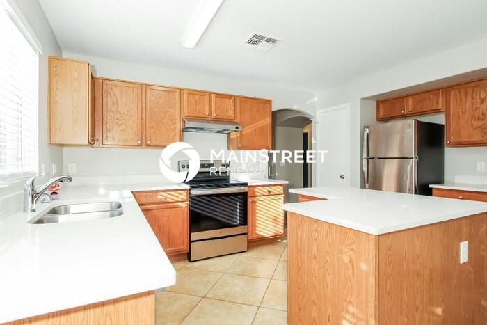 12137 W Flores Dr - Photo 7 of 16