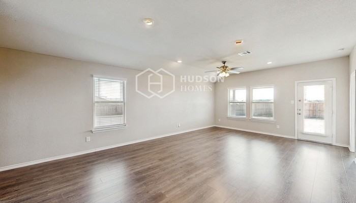 3018 Sweetwater Trl - Photo 4 of 25