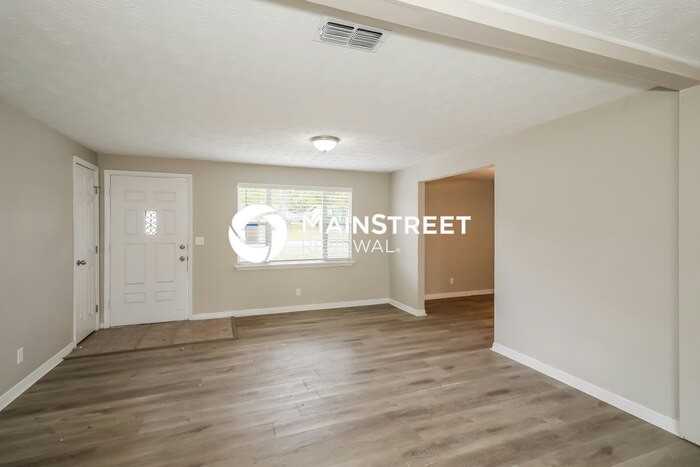 495 Sigsbee Rd - Photo 5 of 16