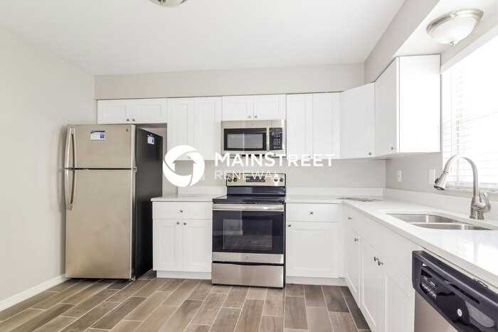 6611 Dorchester Rd - Photo 4 of 16