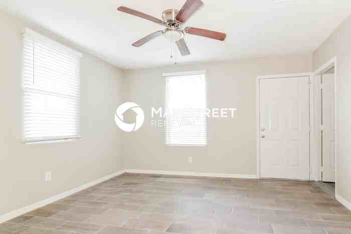 6611 Dorchester Rd - Photo 6 of 16