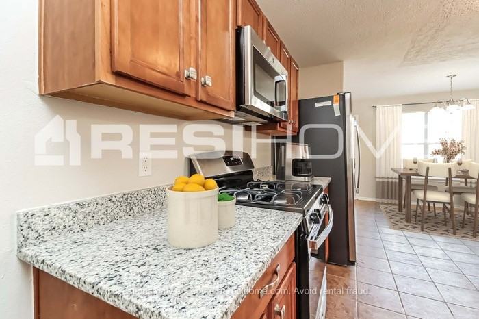 17203 Hawks Landing Dr - Photo 4 of 19