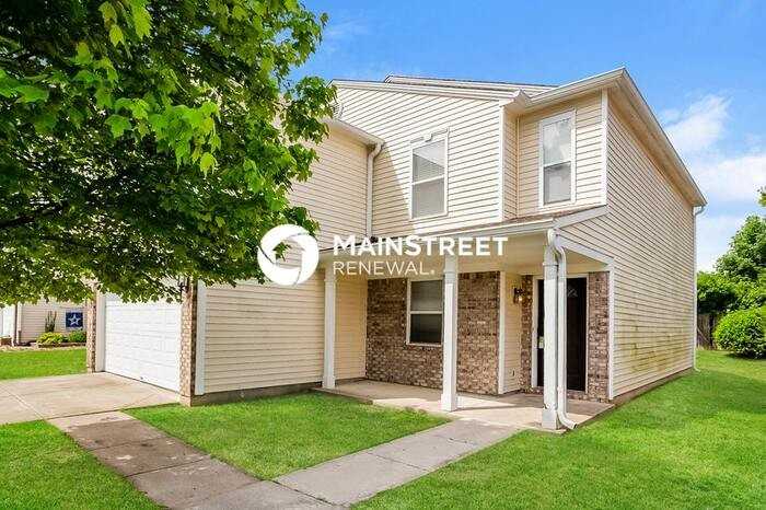 1808 Feather Reed Ln - Photo 4 of 17