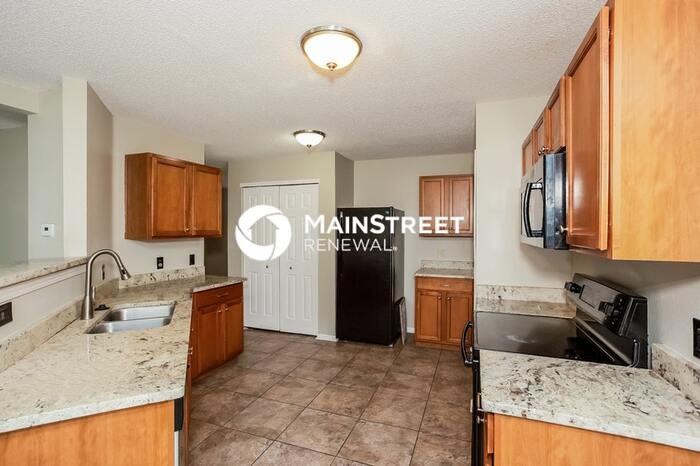 1808 Feather Reed Ln - Photo 5 of 17