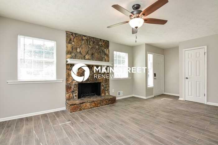 325 Morris Ct Se - Photo 2 of 17