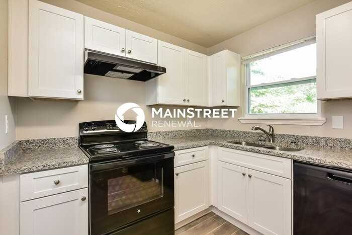 325 Morris Ct Se - Photo 5 of 17