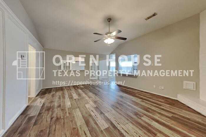 15022 Ringfield Dr - Photo 4 of 20