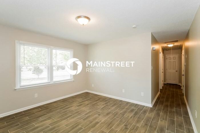 8013 Hemby Wood Dr - Photo 3 of 15