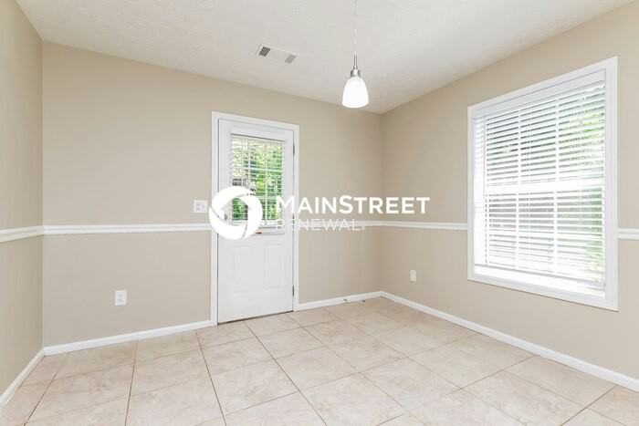 2180 Castle Royale Dr - Photo 4 of 17