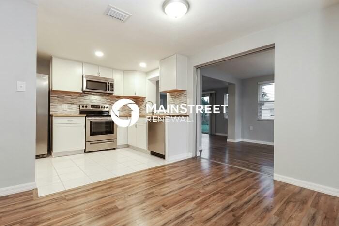 3040 Brompton Dr - Photo 6 of 16