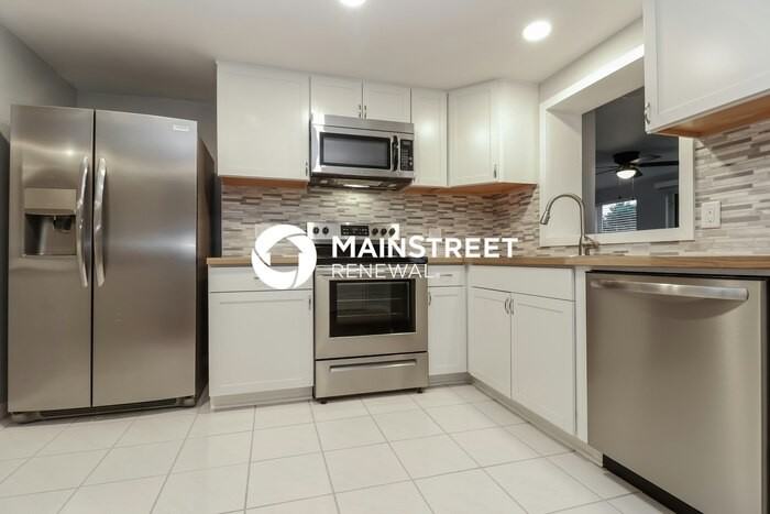 3040 Brompton Dr - Photo 7 of 16