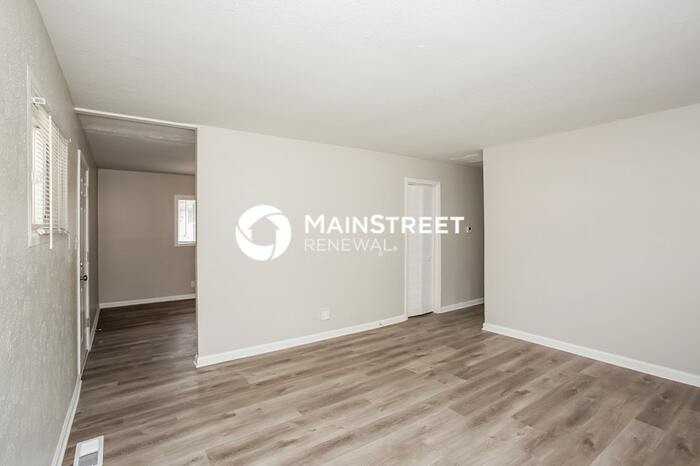 4955 N Katherine Dr - Photo 4 of 14