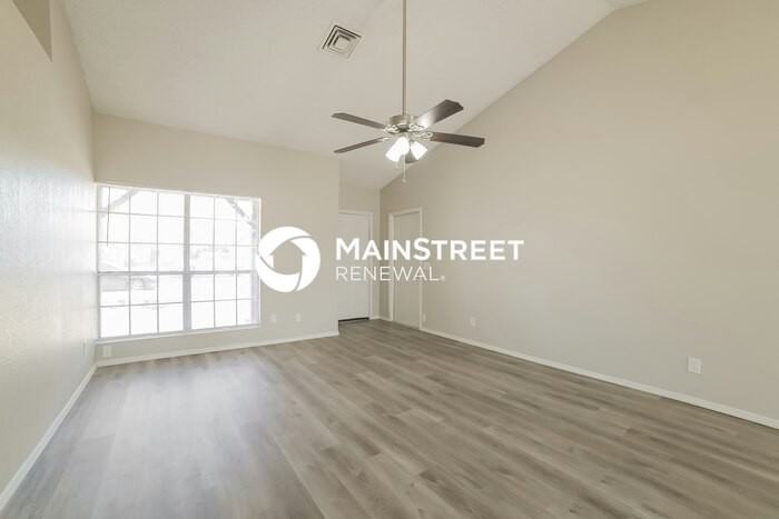 8538 W Columbine Dr - Photo 4 of 16